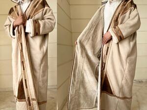 Some women choose to wear a farwa instead of an abaya during the winter. (Twitter)