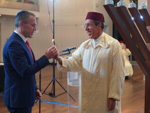 سفراء المغرب بالعالم يشاركون في احتفالات عيد “حانوكا” اليهودي