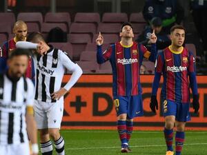 ميسي يحتفل بهدفه ميسي يحتفل بهدفه