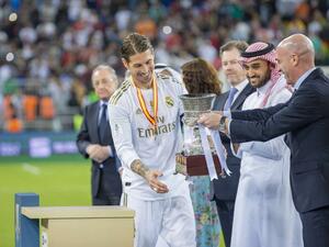 ريال مدريد يتطلع للظفر باللقب ريال مدريد يتطلع للظفر باللقب
