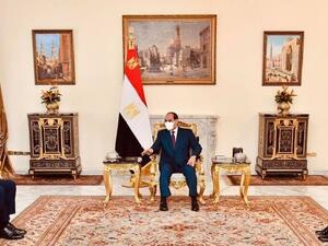 السيسي يلتقي وزير الدفاع اليوناني