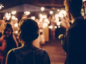 ما تفسير الحلم بالزواج أو الطلاق في المنام؟