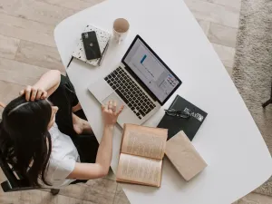 5 نصائح صغيرة لإتقان العمل من المنزل