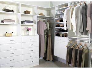 ومن أكثر أنواع الأحذية الملائمة لكل أنواع الملابس هي أحذية توب سايدر.