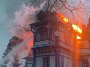 زنجبار.. حريق يلتهم فندقا بعض نزلائه سياح روس