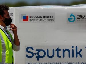 الدفعة الأولى من اللقاح الروسي تصل اليوم إلى الضفة الغربية