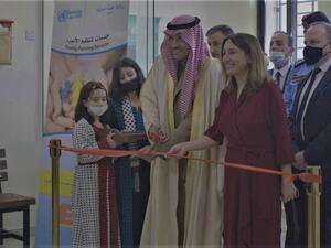 افتتح سفير المملكة العربية السعودية في الأردن، نايف بن بندر السديري، ومديرة شؤون الأونروا في الأردن مارتا لورينزو، مركز الأونروا الصحي الجديد 