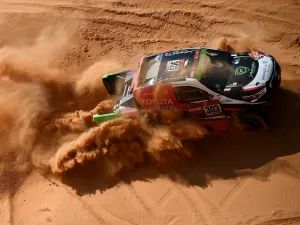 Al-Rajhi had other ideas, and with the benefit of his experienced co-driver Dirk Von Zitzewitz, an 18-Dakar veteran, he took command around 100km out. (Photo: AFP)