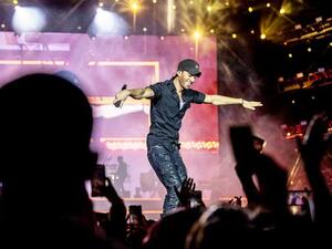 Music superstar Enrique Iglesias performs at a 2018 concert held in Riyadh. The coronavirus disease (COVID-19) pandemic may have hit the music industry but it has failed to dampen the spirits of music lovers in the Kingdom. (Social media)