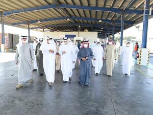 جمارك دبي تستهل العام الجديد بمبادرة منح صلاحية "شهادة المركبات" للوكالات