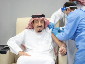 Saudi king receives first dose of COVID-19 vaccine. (Twitter)