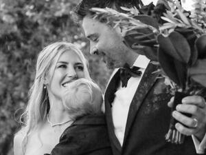 Welling and Jessica Welling married in November 2019 