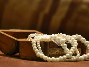 تفسير الحلم بصندوق المجوهرات في المنام؟