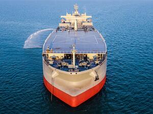 السفينة مكران هي ما يشبه الجزيرة المتحركة بحمولة 121 الف طن