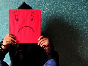 هل أنت شخص تميل إلى الشعور بالقلق؟ 