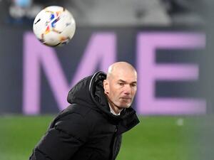  Under contract for another 18 months, the Frenchman will not offer any long-term guarantees as to his status at the club (Photo: AFP)