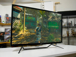  يجب فصل التيار الكهربائي عن التلفزيون