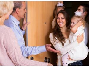 تحب الكثير من ربات البيوت والأجداد، الاحتفاظ واستخدام الأطباق المتآكلة