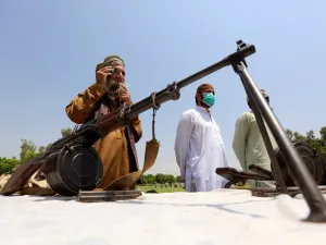 طالبان تعارض بشدة تأجيل انسحاب القوات الأمريكية