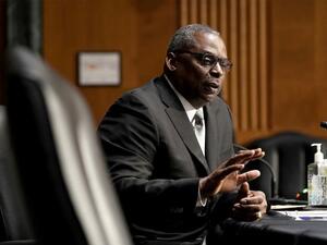 وزير الدفاع الأمريكي لويد أوستين