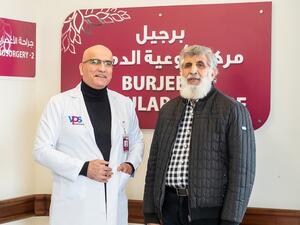 الطبيب المختص أجرى عمليةً جراحية معقّدة أنقذت حياة مريضٍ  مصاب بتمدّد شديد في الأوعية الدموية للشريان البطني