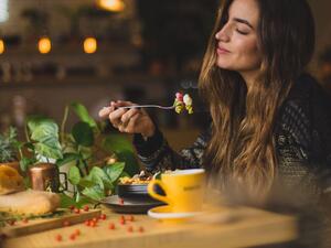 طبيب البوابة: 5 أطعمة لا تسبب زيادة الوزن