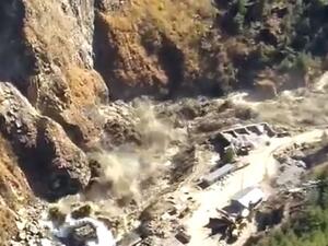 كارثة انهيار الكتلة الجليدية في إقليم أوتاراخند تسببت حتى الآن في مقتل 18 شخصا