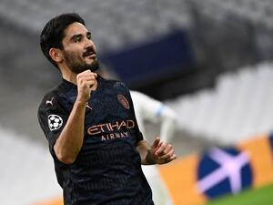 The 30-year-old is contracted to the Premier League side until 2023 but he is open to seeing out the rest of his playing days at the club (Photo: AFP)