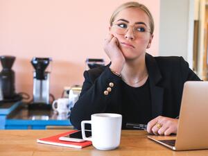 لماذا يعتبر جيل الألفية أقل إنتاجية أثناء العمل من المنزل؟