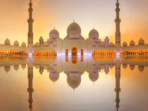 Sheikh Zayed Grand Mosque at dusk, Abu-Dhabi, UAE  (Shutterstock)	