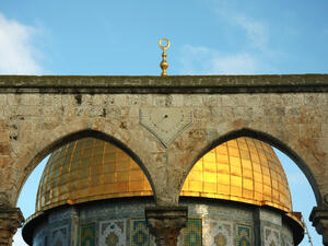 gold dome and arches Israel, Jerusalem: a mosque Dome of the Rock and a light vaulted arch. golden dome, blue sky. on the arch a sundial  (Shutterstock)	