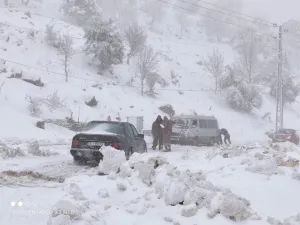 اكتست جبال لبنان بالثلوج في مناظر قل نظيرها لهذا العام