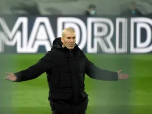 Los Blancos face an increasingly narrowed path to a successful title defence in La Liga, but their manager remains defiant that they will not fold (Photo: AFP)