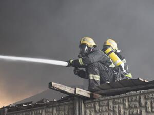  الحريق وقع في منطقة غرب الدمام في موقع للورش الصناعية الكبيرة