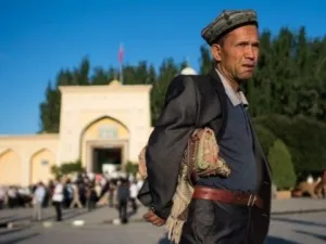 عقوبات صينية على شخصيات وكيانات بريطانية "لترويجها أكاذيب" بشأن الإيغور