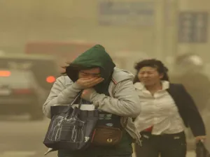 فصل الربيع هو موسم العواصف الرملية في شمال الصين