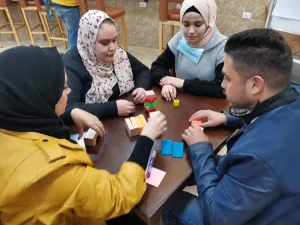  حل المشكلات باستخدام التفكير التصميمي (Design Thinking)