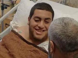 فتى الزرقاء اثناء تلقيه العلاج