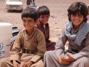 قوات الحوثيين تطلق عشوائيا قذائف مدفعية وصواريخ على مناطق مكتظة بالسكان في مأرب