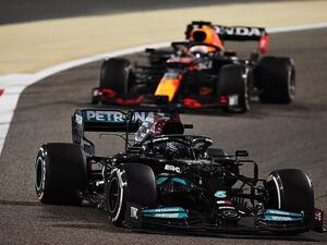 هاميلتون يظفر بالمركز الأول