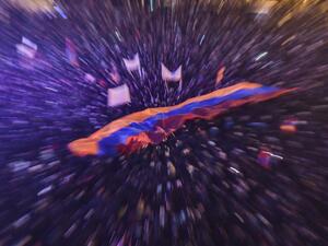 Supporters of Armenian Pashinyan rally him