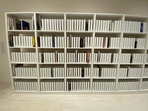 Iraqi artist is helping rebuild the 70,000 volume library