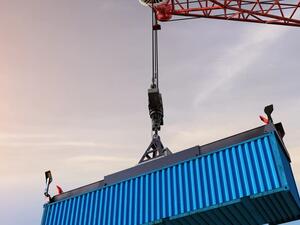 تقرير إريكسون يلقي الضوء على أهمية توظيف شبكات الجيل الخامس الخاصة في تطوير الموانئ الذكية