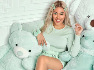 Kattan also shared a video by Michelle Lee