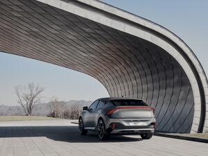 Kia EV6 Redefines Boundaries Of Electric Mobility With Inspiring Design, Exhilarating Performance And Innovative Space