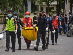 انفجار في كنيسة