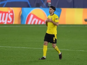 The Dortmund midfielder's recent form has ramped up speculation he could head to England (Photo: AFP)