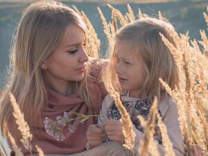 ما تفسير الحلم بابنتك في المنام؟