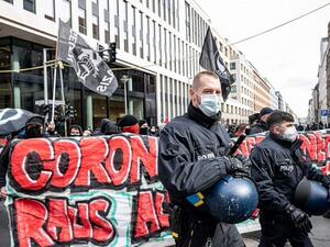 Protesting against virus measures