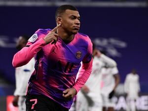 The former Spain international sees no reason why the Blancos can't bring in both forwards when the transfer window reopens (Photo: AFP)